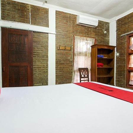 Reddoorz Near Rumah Sakit Wirosaban Salakan Εξωτερικό φωτογραφία