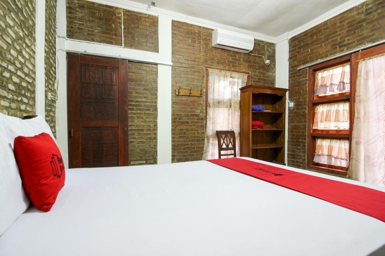 Reddoorz Near Rumah Sakit Wirosaban Salakan Εξωτερικό φωτογραφία