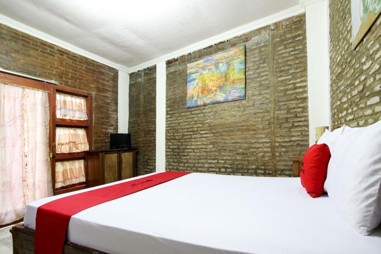 Reddoorz Near Rumah Sakit Wirosaban Salakan Εξωτερικό φωτογραφία