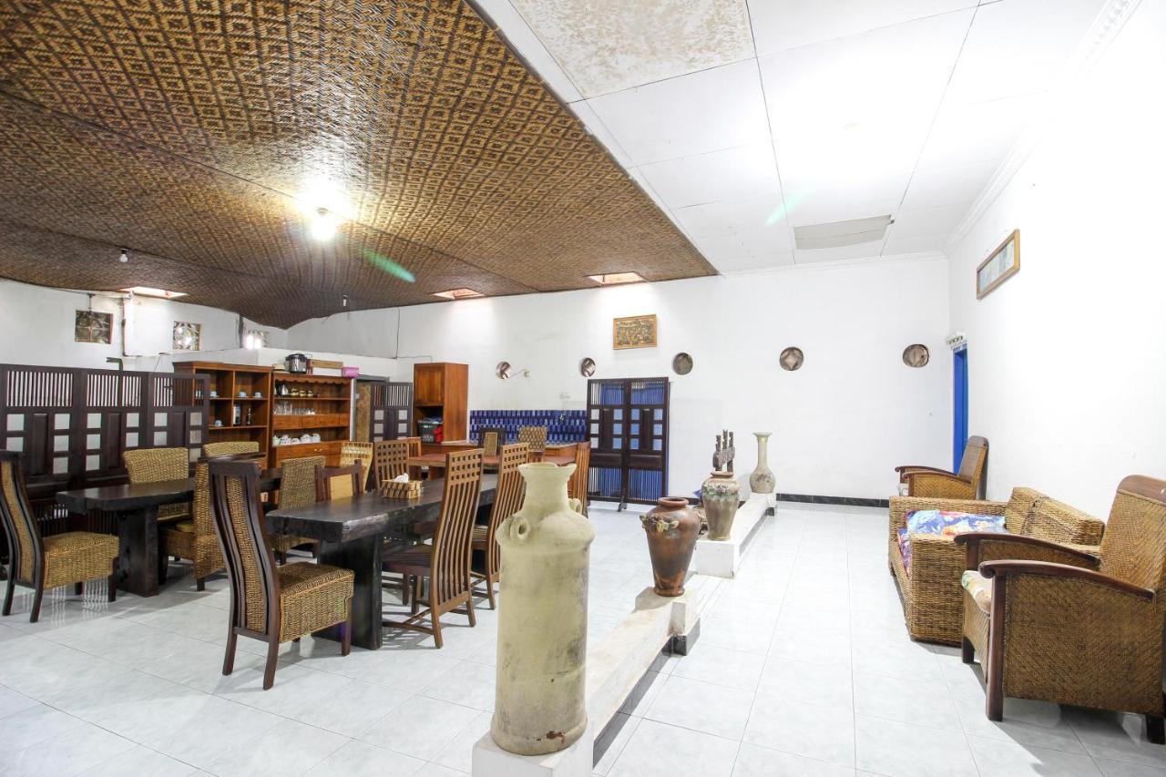 Reddoorz Near Rumah Sakit Wirosaban Salakan Εξωτερικό φωτογραφία