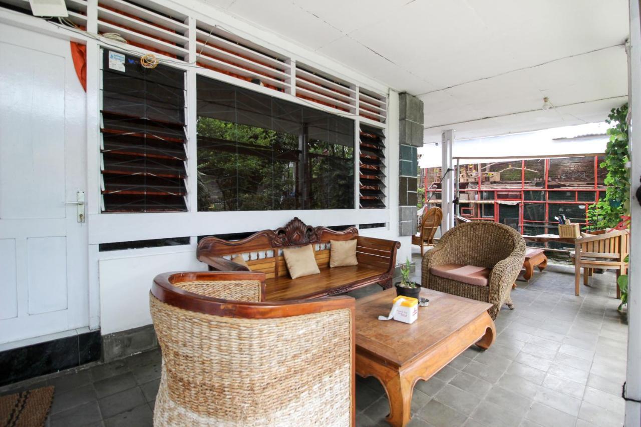 Reddoorz Near Rumah Sakit Wirosaban Salakan Εξωτερικό φωτογραφία