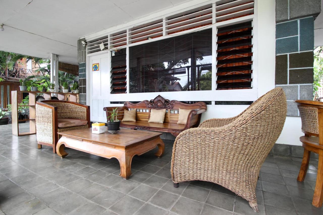 Reddoorz Near Rumah Sakit Wirosaban Salakan Εξωτερικό φωτογραφία
