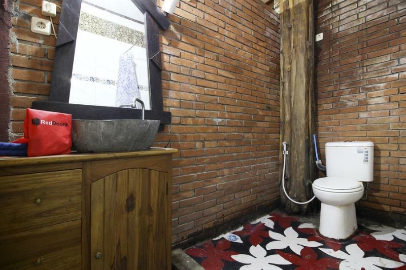 Reddoorz Near Rumah Sakit Wirosaban Salakan Εξωτερικό φωτογραφία